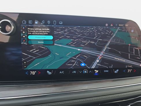 Used 2025 Chevrolet Suburban Z71 image 22