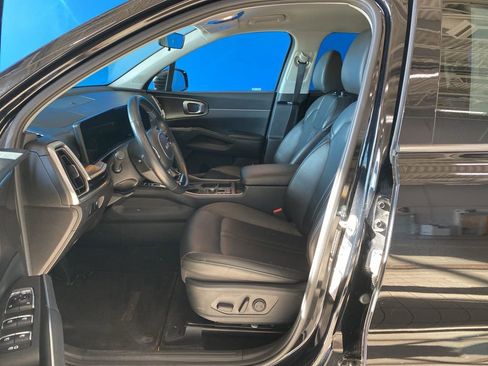 Used 2024 Kia Sorento S image 10