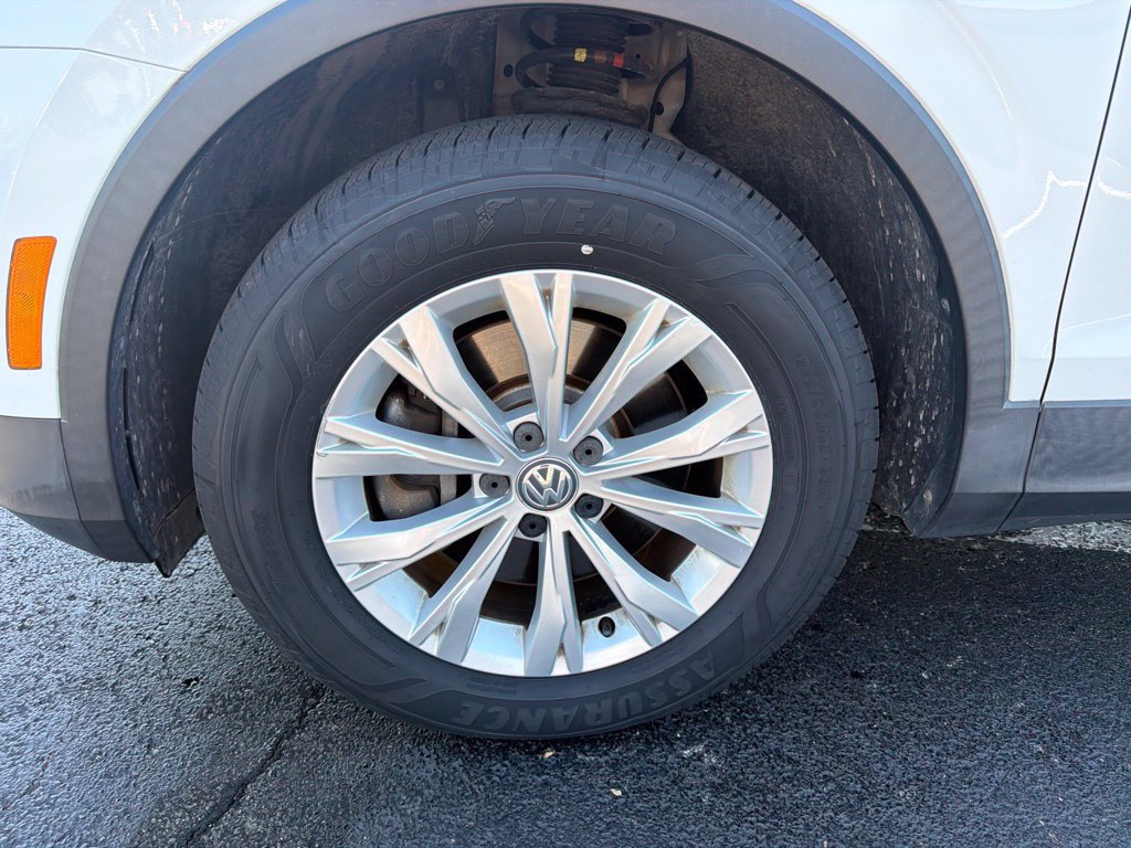 Used 2019 Volkswagen Tiguan S w/ Driver Assistance Package AWD/4WD image 10