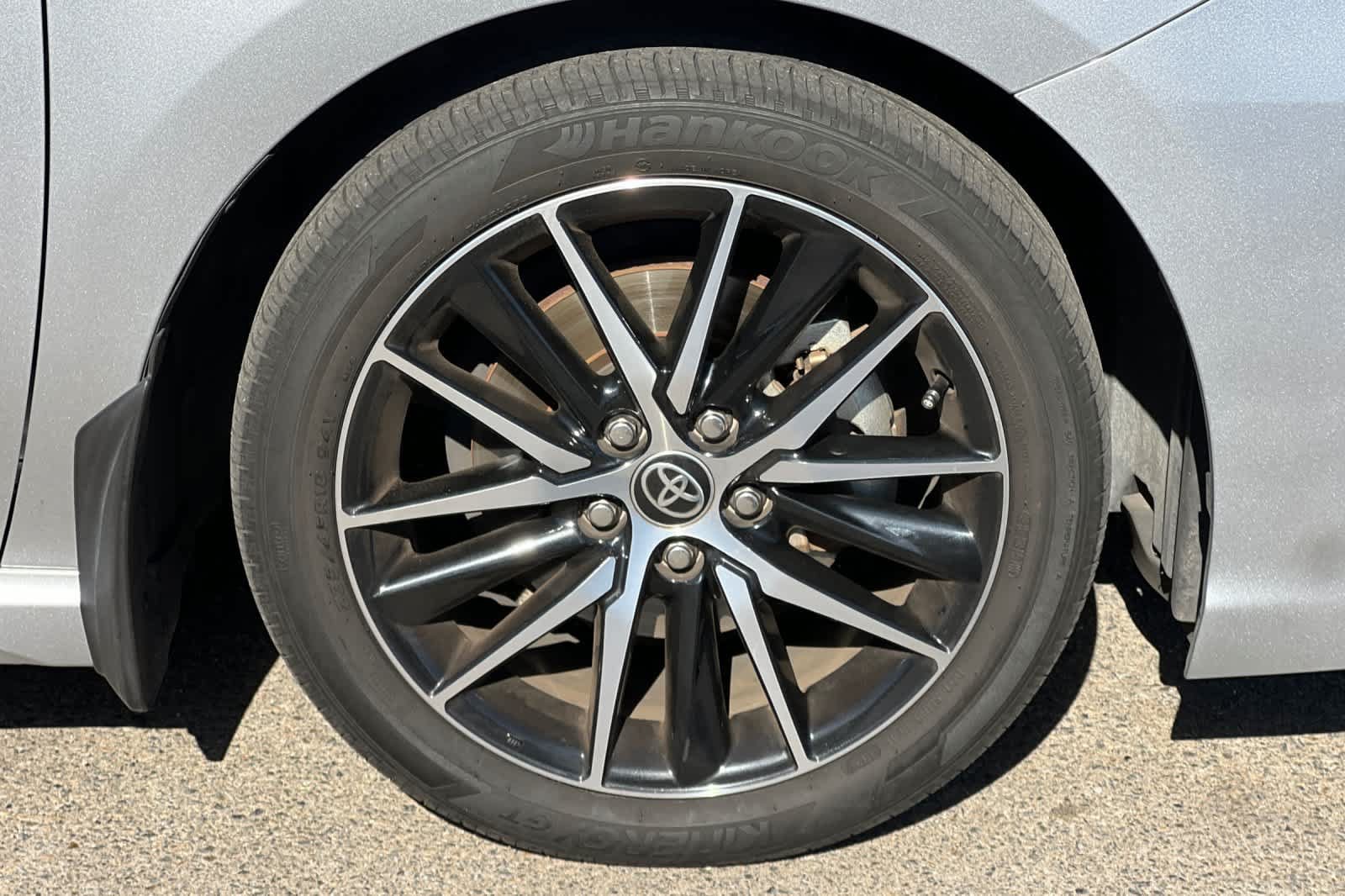 Used 2023 Toyota Camry SE w/ Convenience Package FWD image 18