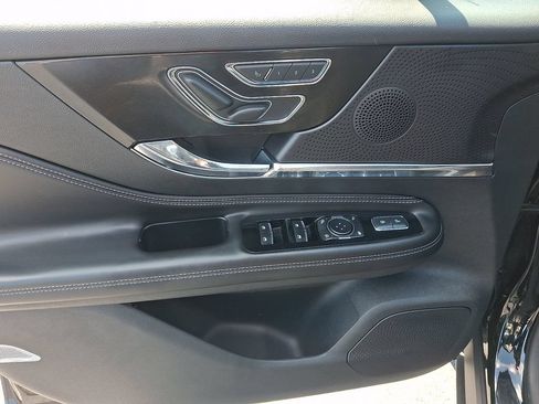 Certified 2023 Lincoln Corsair AWD image 12