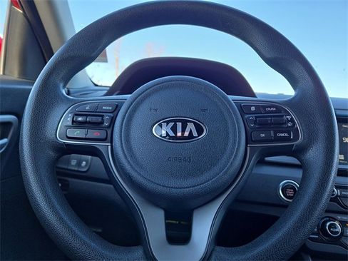 Used 2018 Kia Niro LX image 16