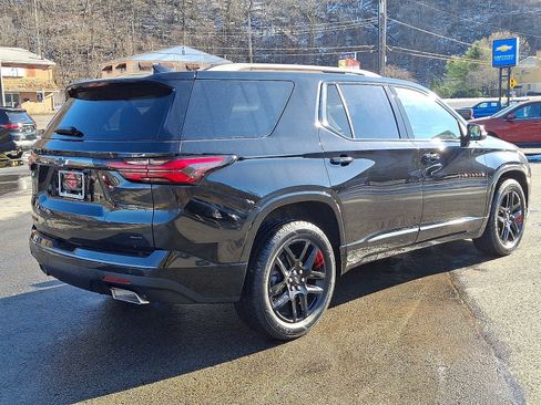 Used 2023 Chevrolet Traverse Premier w/ Redline Edition image 6