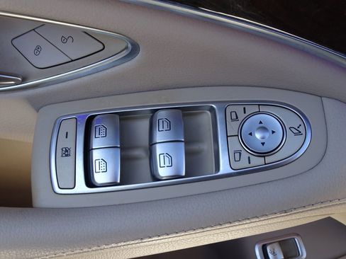 Used 2018 Mercedes-Benz S 450 Sedan image 19