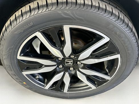 Used 2019 Honda Pilot Elite image 11