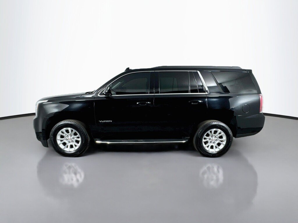 Used 2018 GMC Yukon SLT AWD/4WD image 2