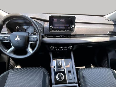 Used 2023 Mitsubishi Outlander ES FWD image 30