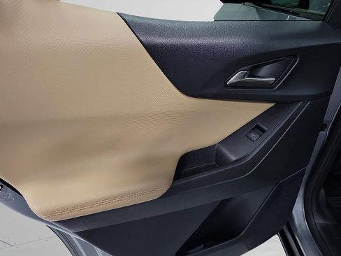 Used 2026 Chevrolet Equinox ACTIV w/ Convenience Package III image 9