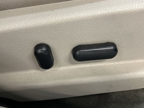 Used 2012 Ford Fusion SEL image 24