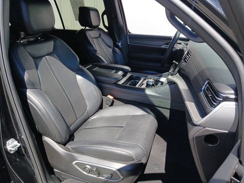Used 2024 Jeep Wagoneer Series II AWD/4WD image 35