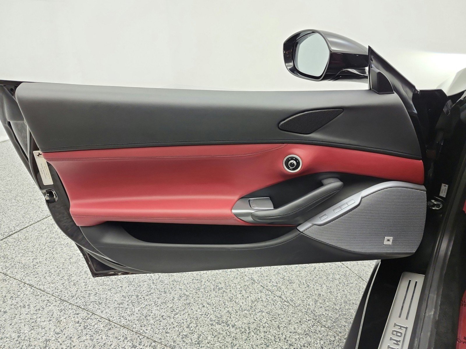 Used 2020 Ferrari Portofino RWD image 19