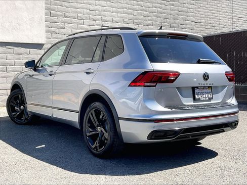 Certified 2023 Volkswagen Tiguan SE R-Line AWD/4WD image 10