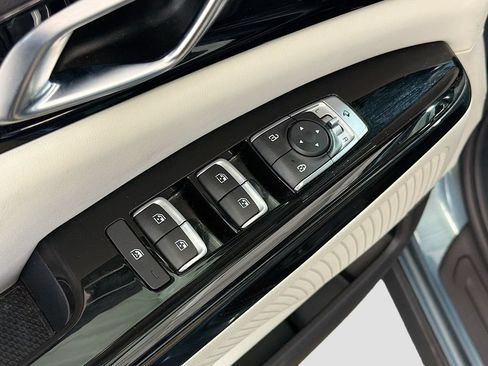 Used 2024 Kia Carnival SX Prestige FWD image 19