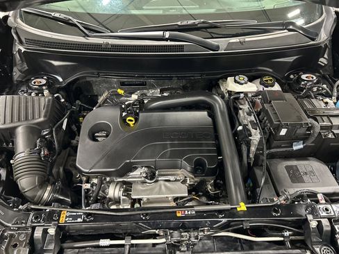 Used 2024 Chevrolet Equinox Premier image 31