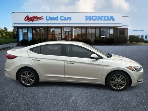 Used 2017 Hyundai Elantra Value Edition w/ Cargo Package FWD image 6