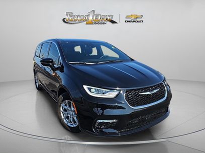 Used 2026 Chrysler Pacifica Select