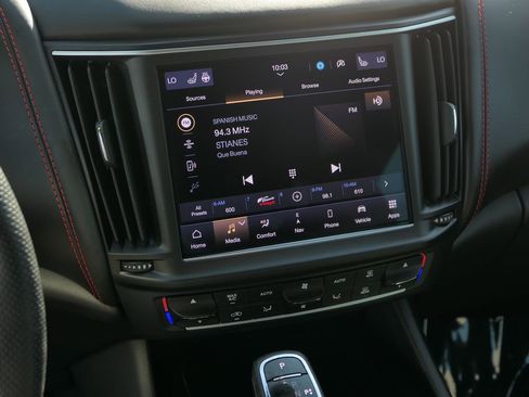 Used 2024 Maserati Levante GT Ultima image 21