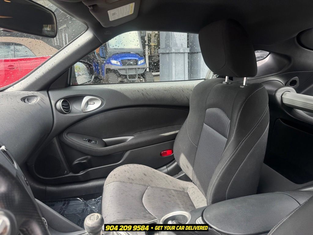 Used 2016 Nissan 370Z Coupe RWD image 26