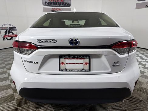 Used 2025 Toyota Corolla LE image 4