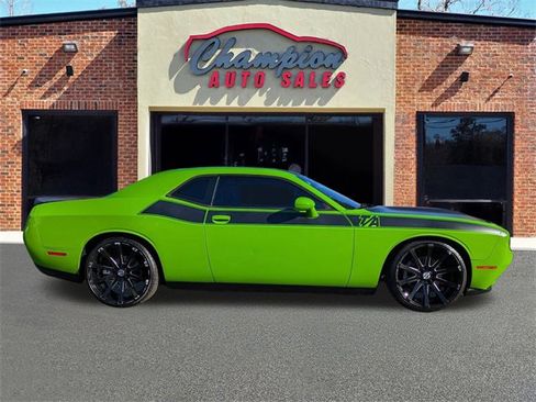 Used 2017 Dodge Challenger T/A image 2