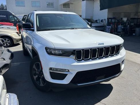 Used 2022 Jeep Grand Cherokee Limited 4xe AWD/4WD image 2