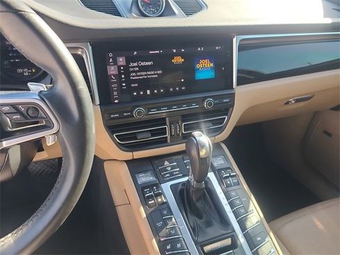 Used 2020 Porsche Macan S image 32