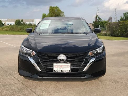 Used 2025 Nissan Sentra SV FWD image 11
