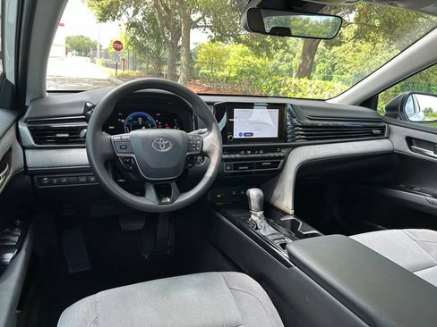 Used 2026 Toyota Camry LE w/ Convenience Package FWD image 13