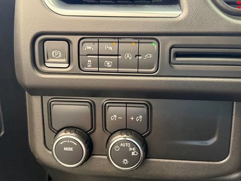 Certified 2022 Chevrolet Suburban RST w/ Luxury Package RWD image 24