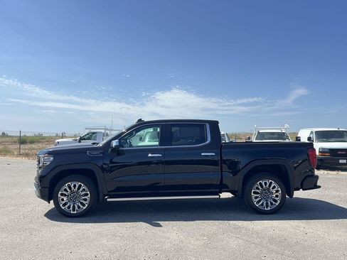 New 2026 GMC Sierra 1500 Denali Ultimate w/ LPO, Black Badging Package AWD/4WD image 6