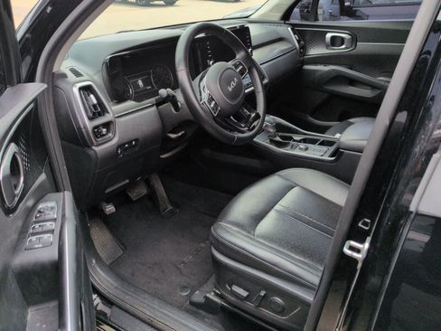 Used 2022 Kia Sorento S w/ Panoramic Sunroof Package FWD image 17
