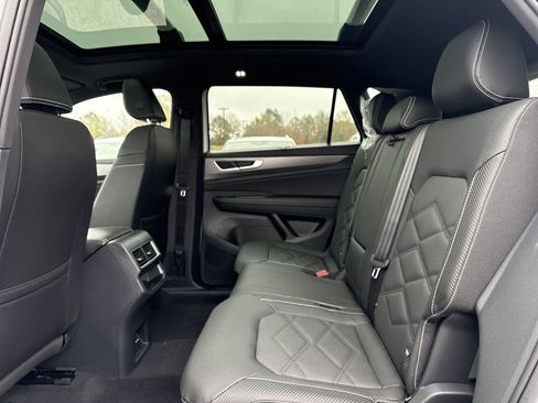 New 2026 Volkswagen Atlas Cross Sport SE FWD image 14