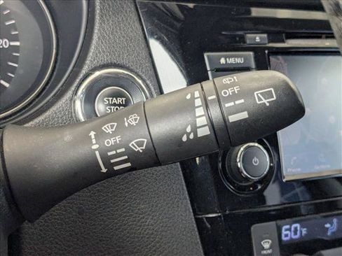 Used 2018 Nissan Rogue SL FWD image 7