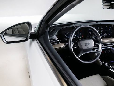 Certified 2025 Audi Q5 Premium Plus w/ Premium Plus image 22