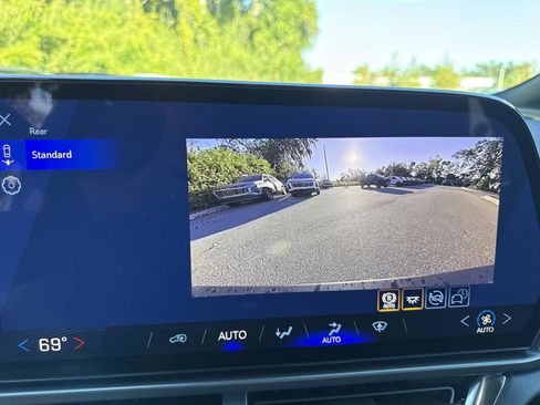 New 2026 Chevrolet Equinox EV LT image 25