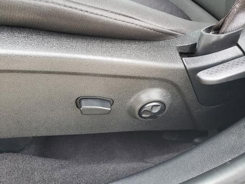 Used 2020 Dodge Journey SE w/ SE Popular Equipment Group FWD image 24