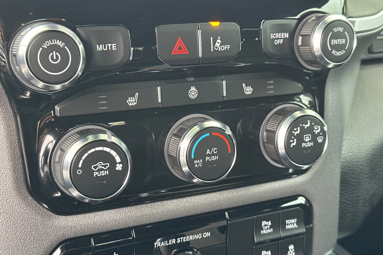 Certified 2025 RAM 1500 Big Horn AWD/4WD image 19