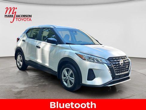 Used 2025 Nissan Kicks Play S FWD image 5