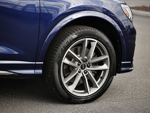 Certified 2025 Audi Q3 2.0T Premium w/ Convenience Package image 5