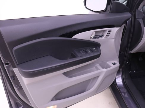 Used 2021 Honda Pilot Touring image 9