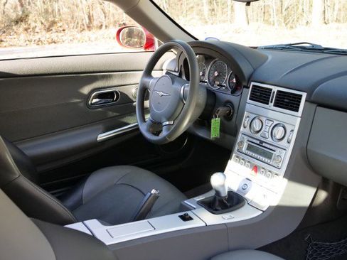 Used 2006 Chrysler Crossfire Limited image 28