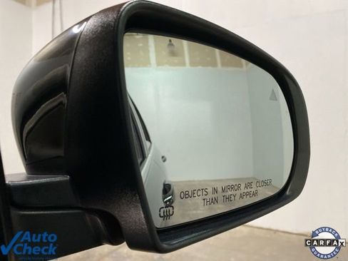 Used 2017 Jeep Cherokee Overland w/ Technology Group image 84