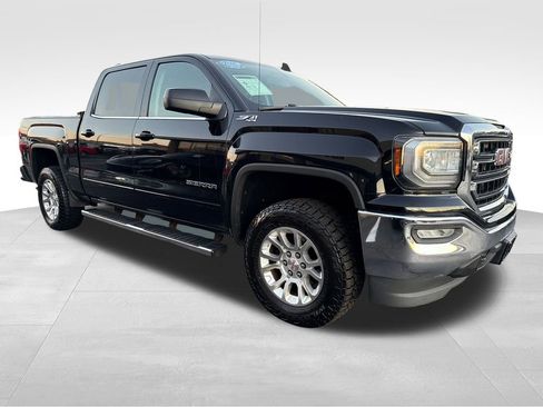 Used 2017 GMC Sierra 1500 SLE w/ SLE Value Package image 8