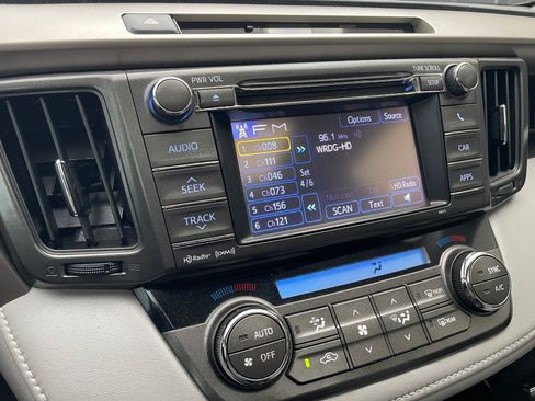Used 2013 Toyota RAV4 XLE FWD image 38