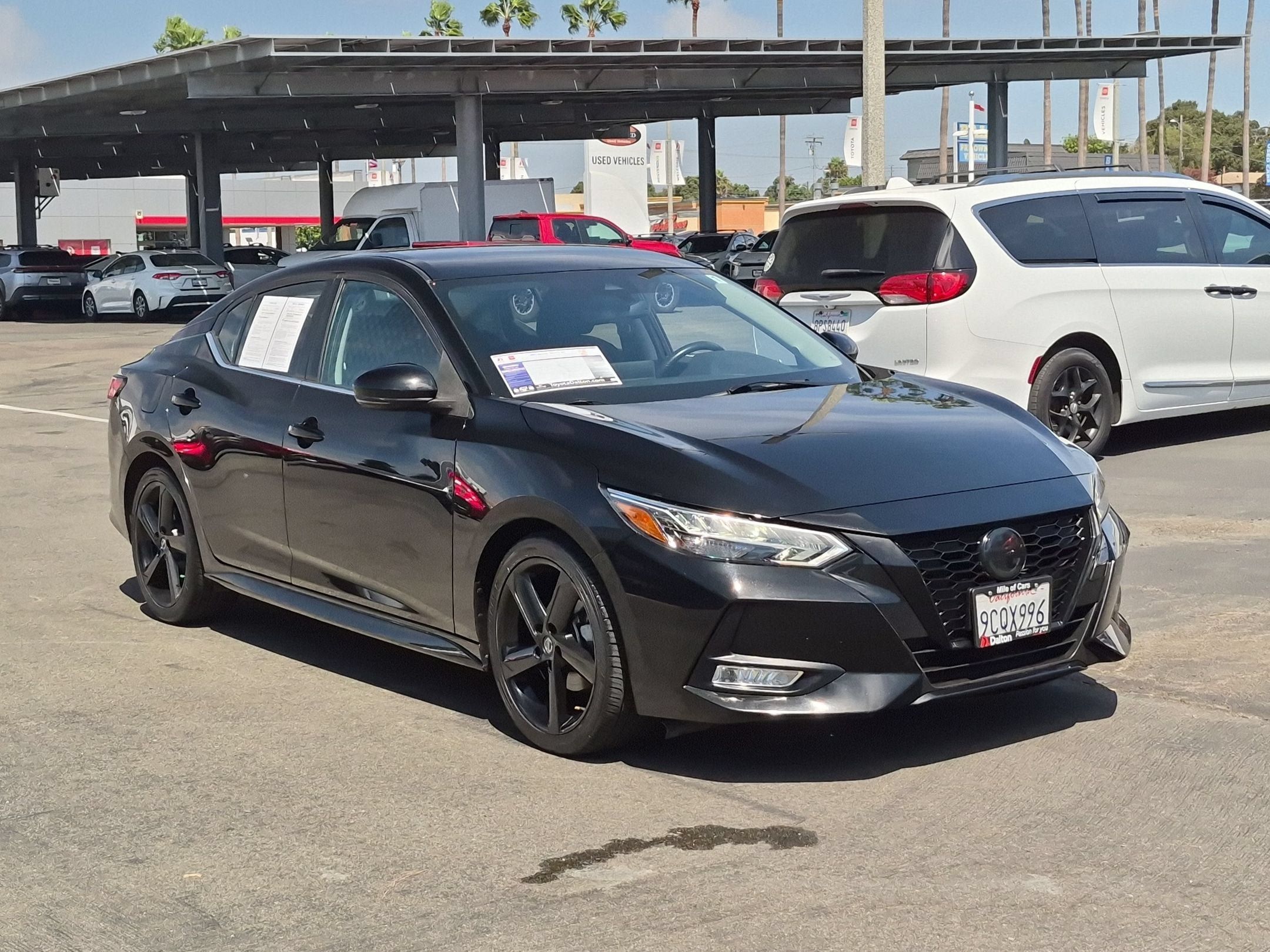 Used 2022 Nissan Sentra SR w/ Midnight Edition FWD image 2