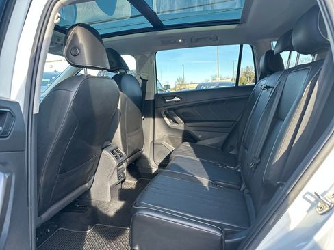 Used 2022 Volkswagen Tiguan SE image 14
