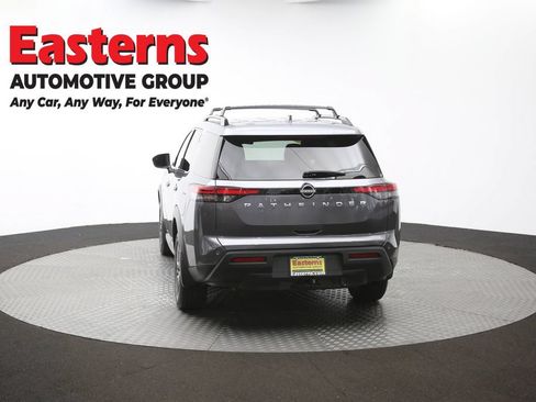 Used 2023 Nissan Pathfinder SV w/ SV Premium Package AWD/4WD image 39