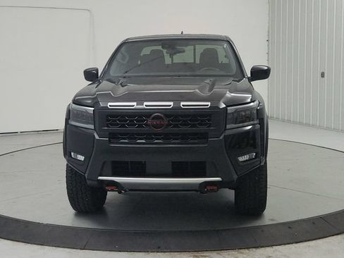 Used 2026 Nissan Frontier PRO-4X AWD/4WD image 3