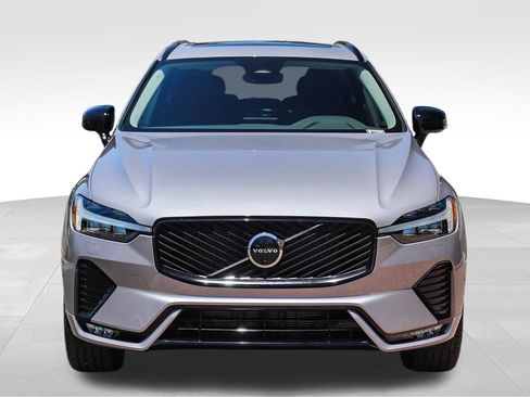 Certified 2026 Volvo XC60 B5 Plus w/ Climate Package PRO AWD/4WD image 2