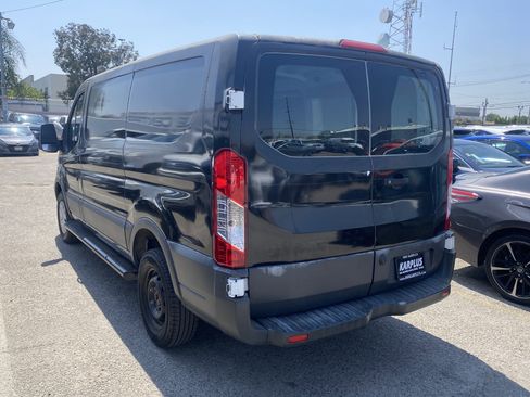Used 2018 Ford Transit 250 130 Low Roof w/ Exterior Upgrade Package RWD image 10